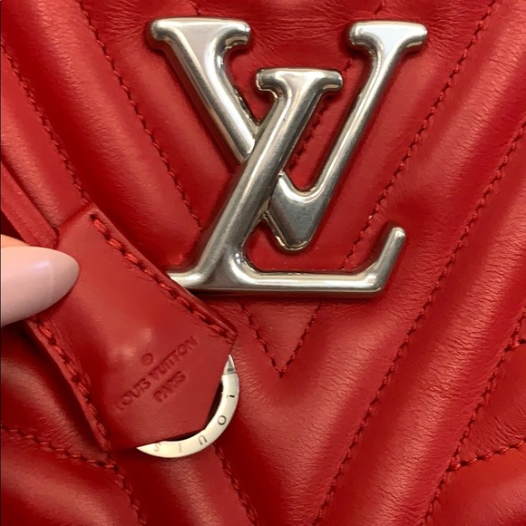 NEW Louis Vuitton New Wave Chain Tote Ecarlate - Picture 2 of 11